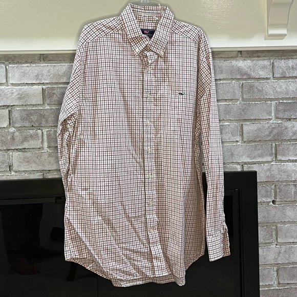 Vineyard Vines - Picture 1 of 2